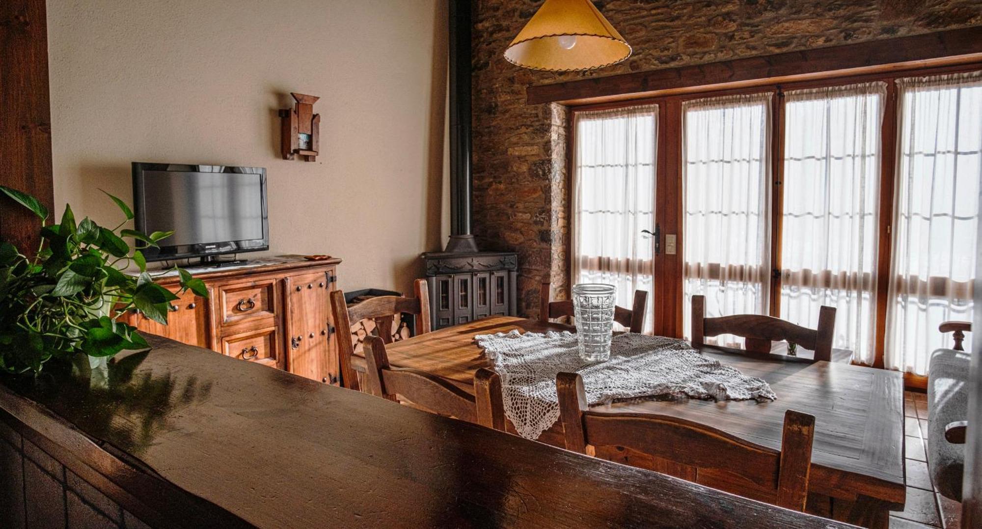 Can Tubau - Casa Rural - Apartaments Campelles Экстерьер фото