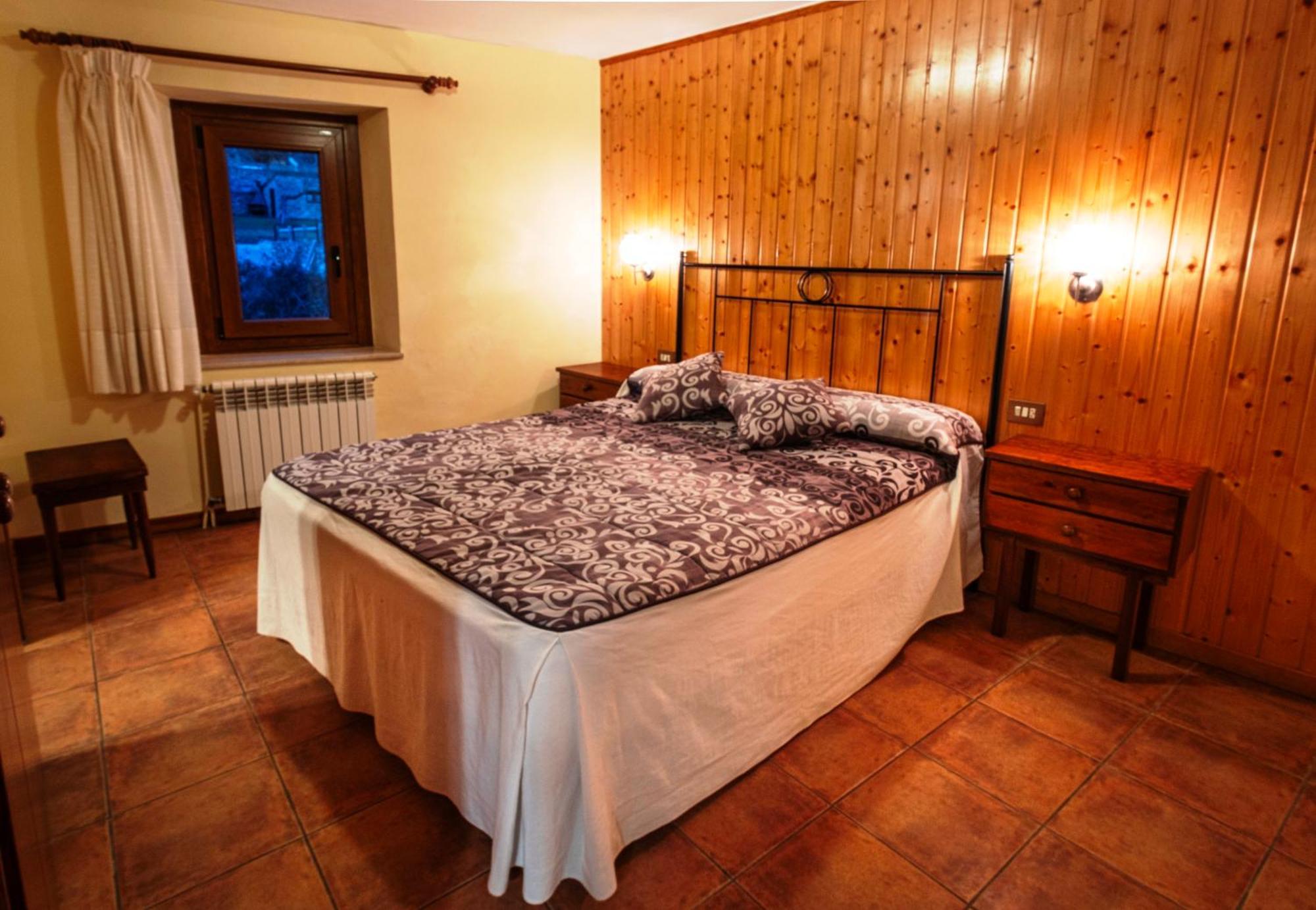 Can Tubau - Casa Rural - Apartaments Campelles Экстерьер фото