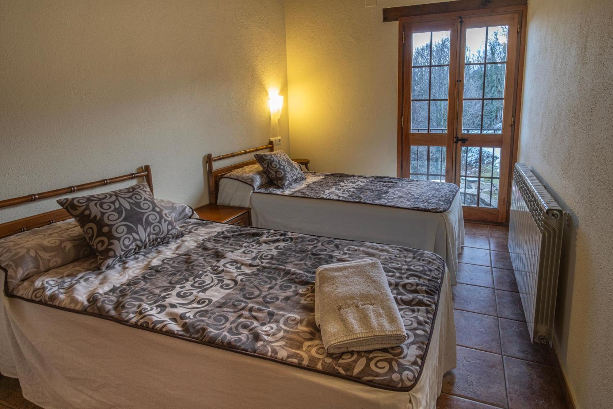 Can Tubau - Casa Rural - Apartaments Campelles Экстерьер фото